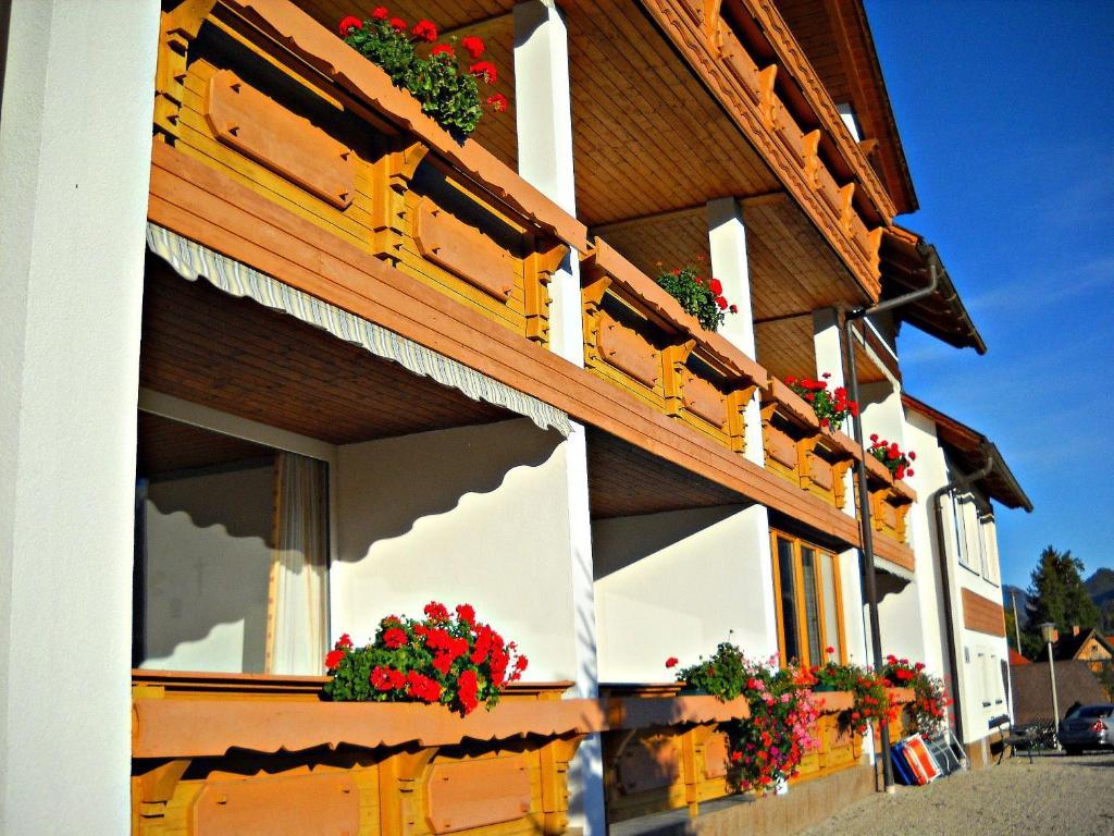 Haus Loeger Apartments Pyhrn Priel Виндишгарстен Номер фото